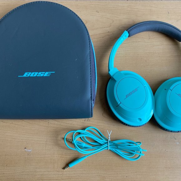 Bose Other - Bose Soundtrue Headphones (Wired)